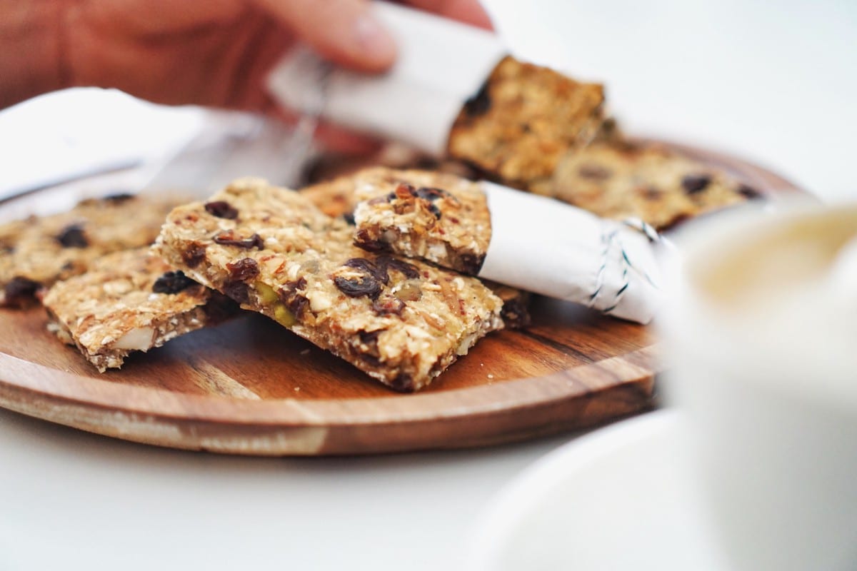 8 Great Keto Diet Snacks To Try. Keto protein bars.